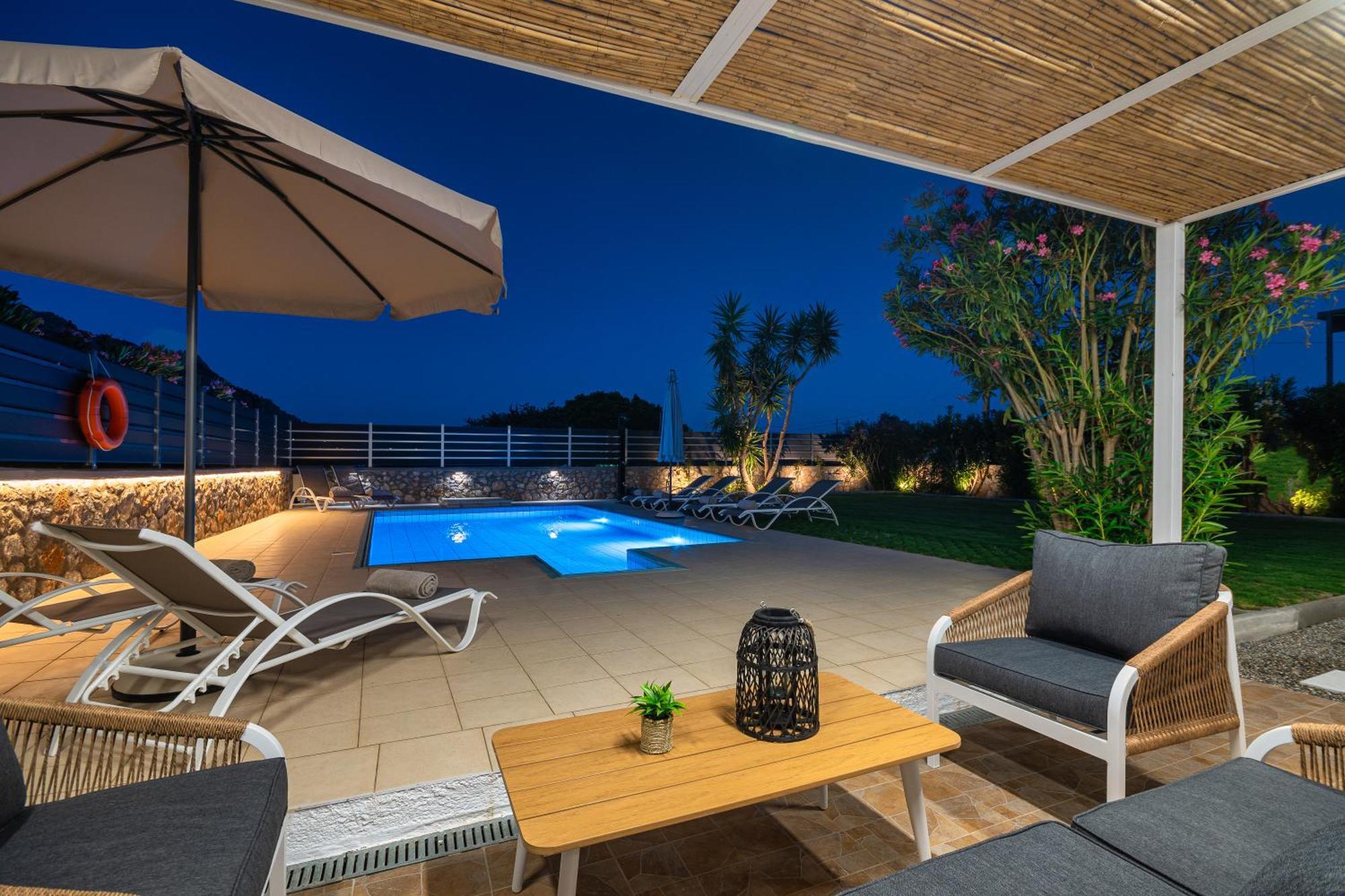 Villa Mariani II - In Lothiarika, Newly Renovated June 2024, Private Pool, Lindos 10 Min, Beach 120M Lárdosz Kültér fotó