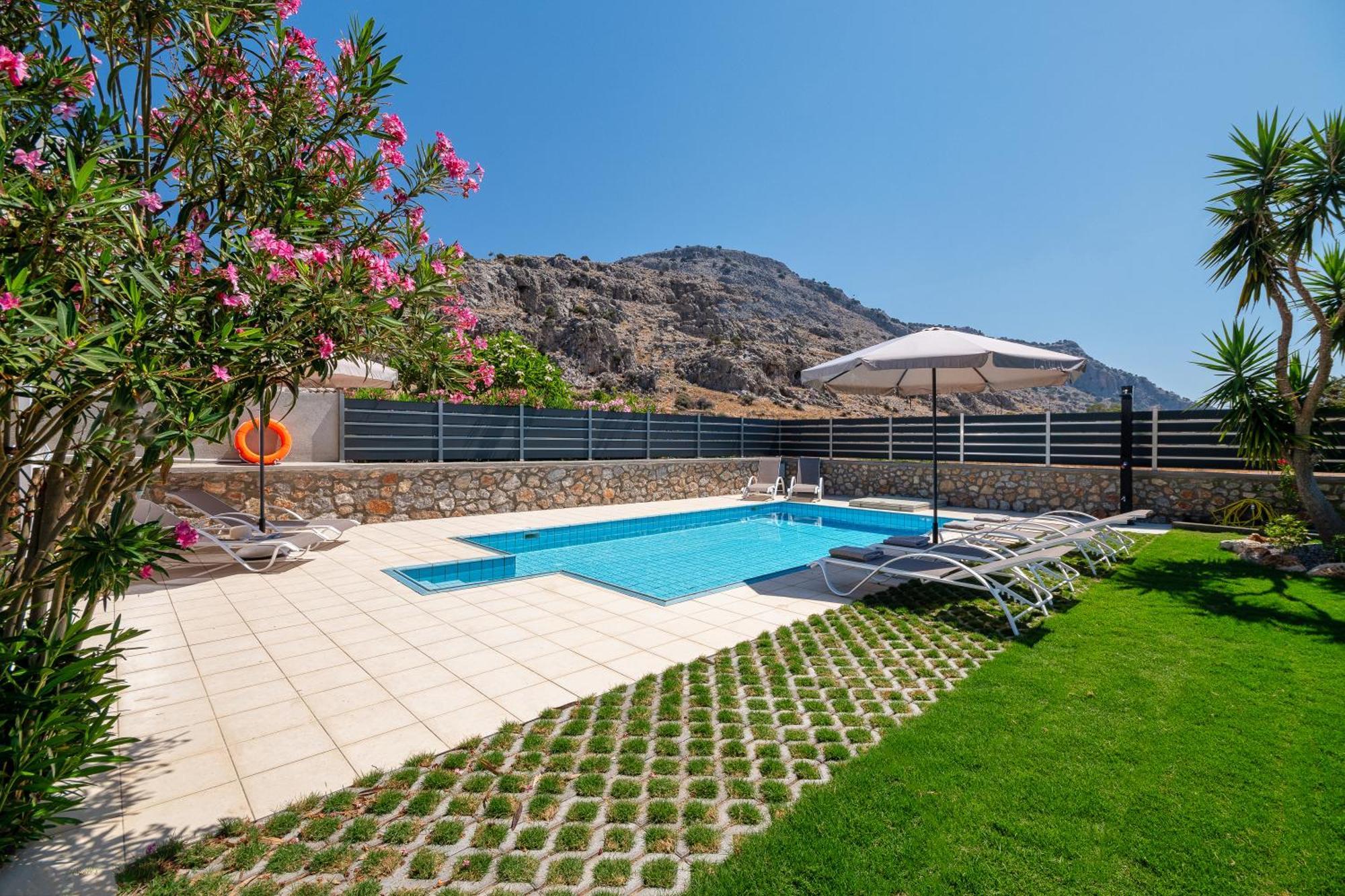 Villa Mariani II - In Lothiarika, Newly Renovated June 2024, Private Pool, Lindos 10 Min, Beach 120M Lárdosz Kültér fotó