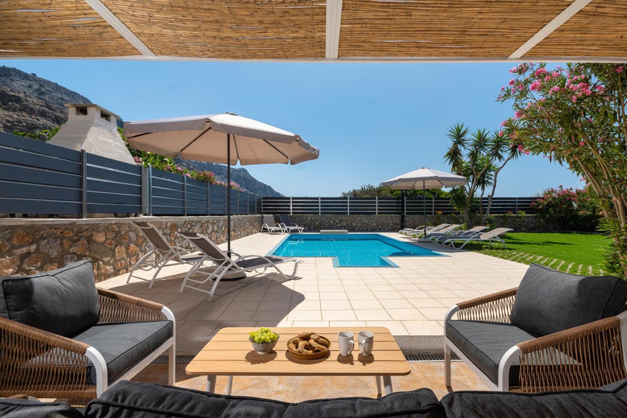 Villa Mariani II - In Lothiarika, Newly Renovated June 2024, Private Pool, Lindos 10 Min, Beach 120M Lárdosz Kültér fotó